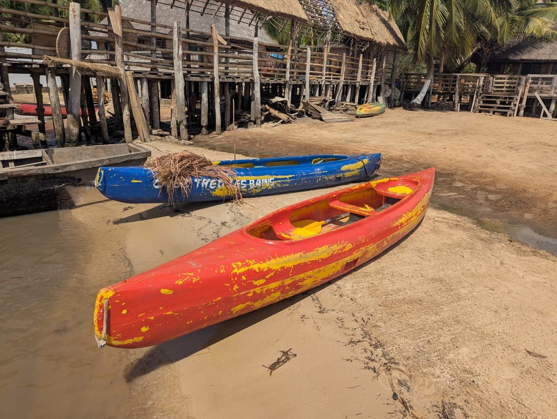 canoe_face
