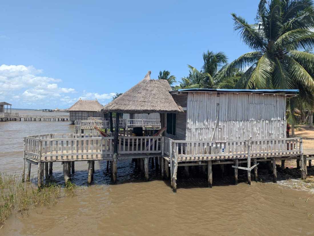 resort_bungalow_basique_extérieur_proche